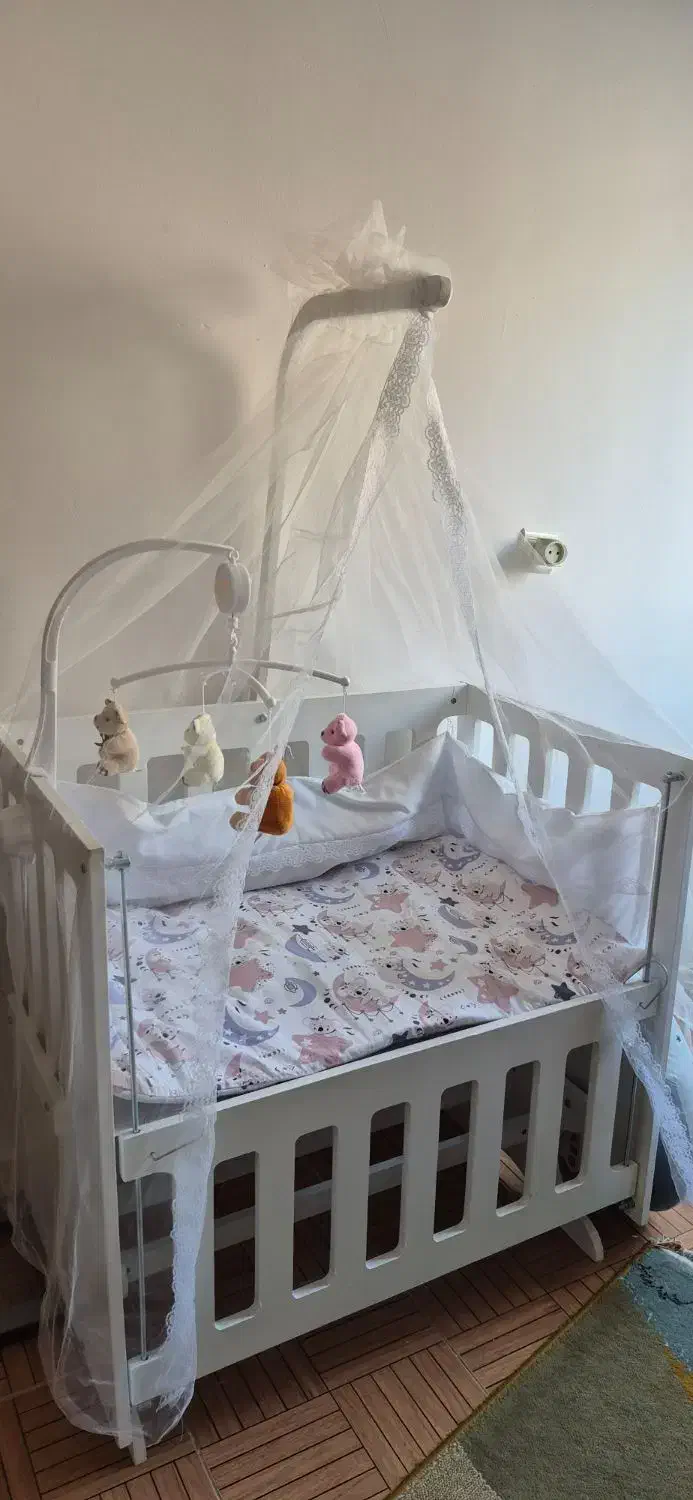 تخت کنار مادر|تخت و صندلی بچه|قائم‌شهر, |دیوار