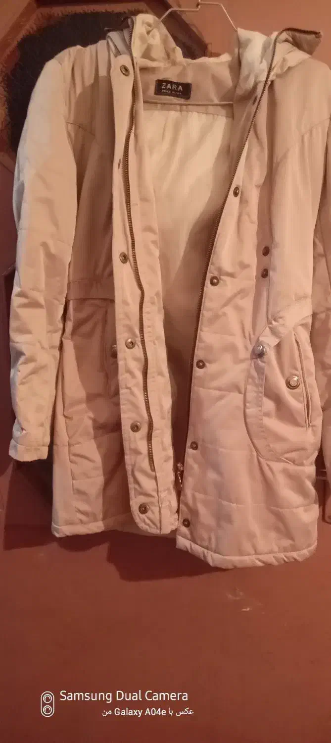 لباس مجلسی|لباس|میانه, |دیوار