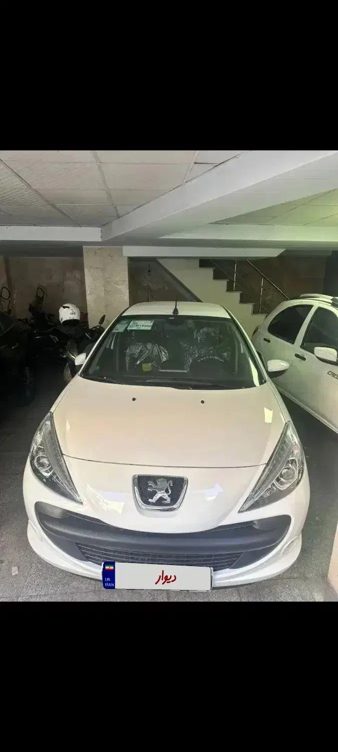 207 سقف فلز با بیمه بدنه و ثالث فول|خودرو سواری و وانت|بندرعباس, |دیوار