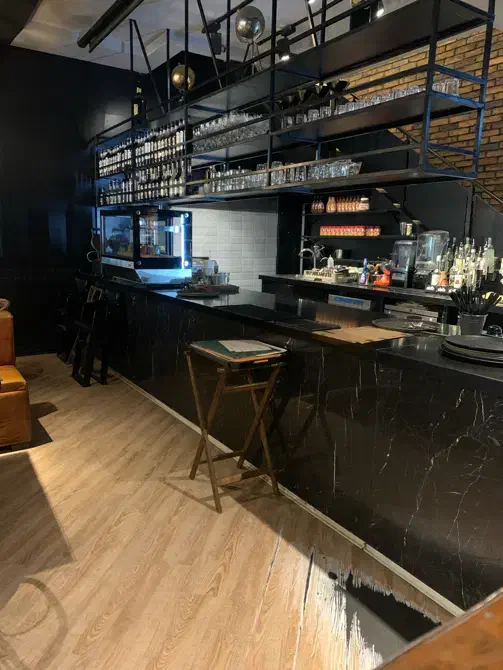 باریستا شیفت صبح و عصر|استخدام خدمات فروشگاه و رستوران|تهران, قلهک|دیوار