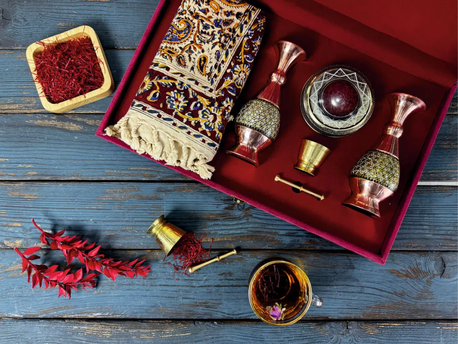 پک هدیه زعفران یک هدیه اصیل و لوکس ایرانی|صنایع دستی و سایر لوازم تزئینی|تهران, مسعودیه|دیوار