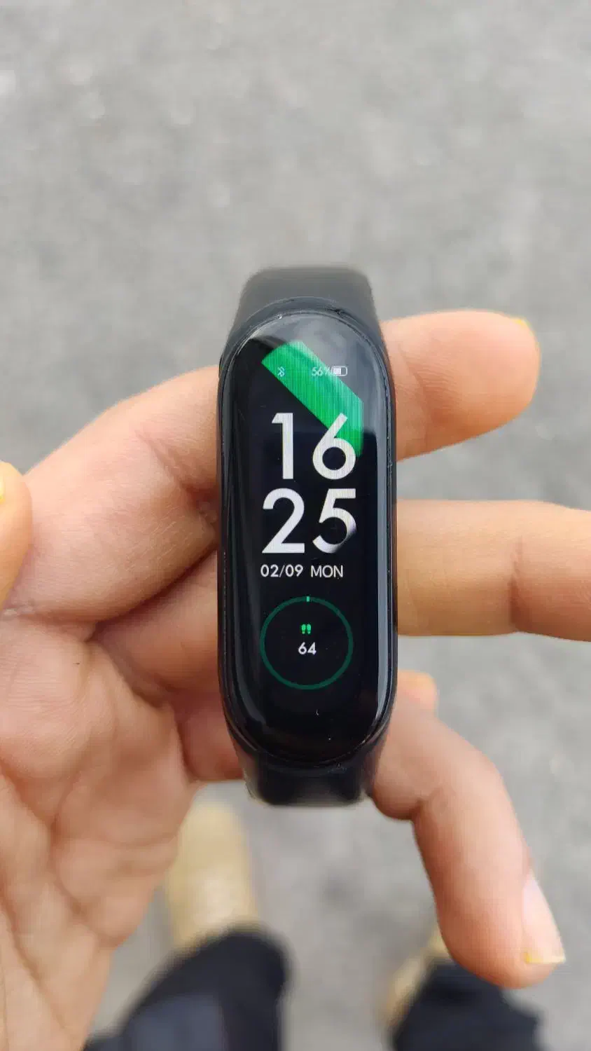 می بند شیش|ساعت|بیرجند, |دیوار