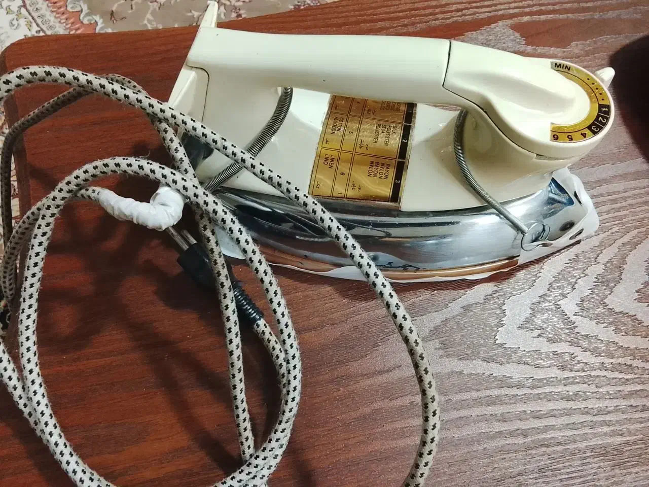 تعدادی وسایل خونه فروشی|اتو و لوازم اتو|زاهدان, |دیوار