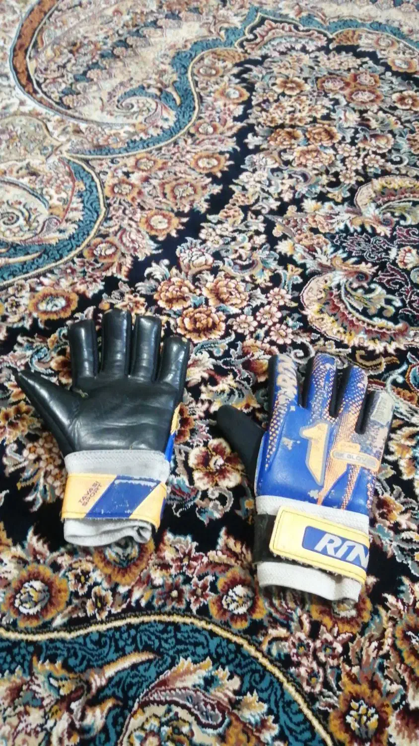 دست کش دروازه بانی|تجهیزات ورزشی|هشتگرد, شهرک بعثت|دیوار