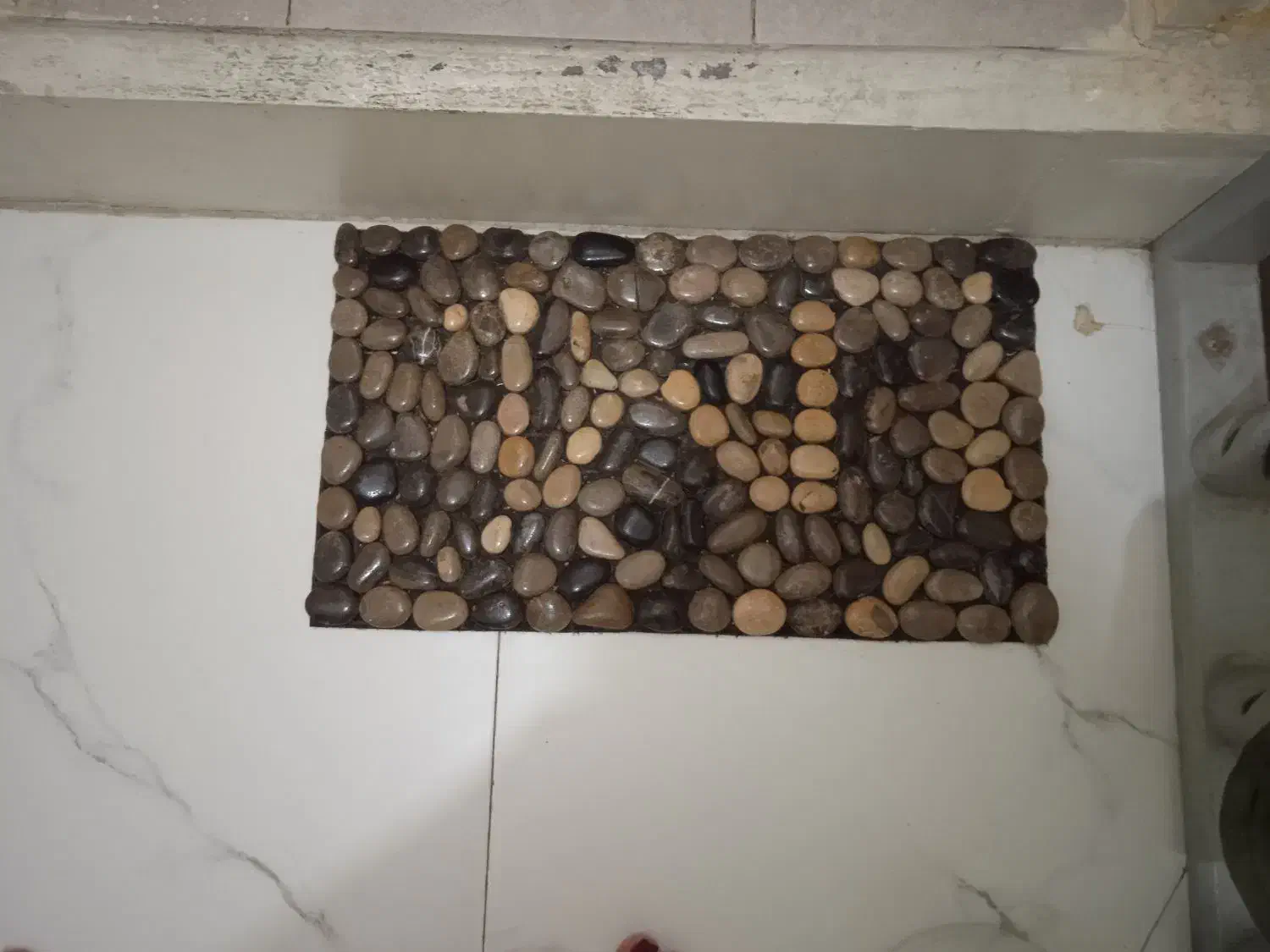 پادری سنگی|پادری|خرم‌آباد, |دیوار