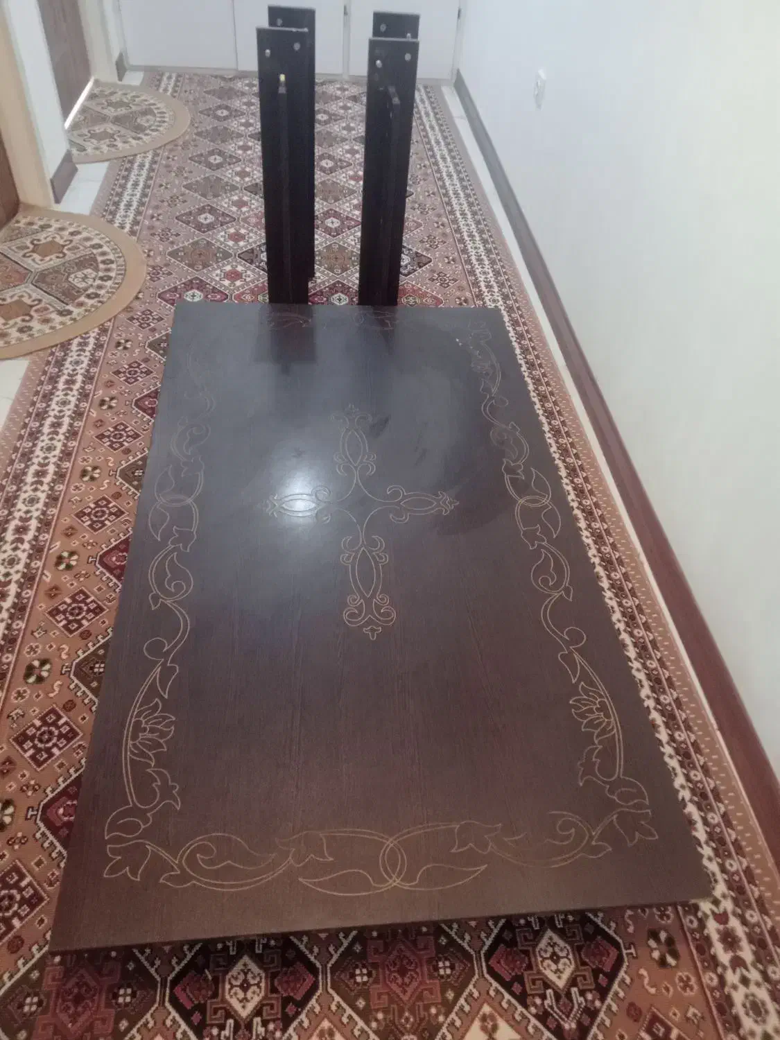 میز ام دی اف|میز و صندلی غذاخوری|شیراز, میرزاکوچک خان|دیوار