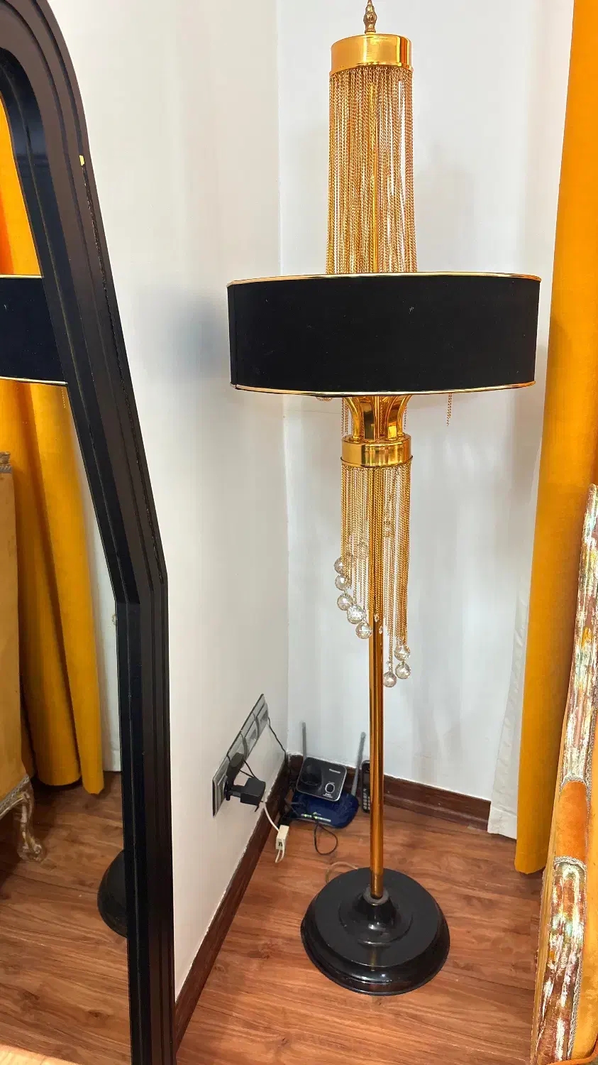 کنار سالنی(آباژور)|چراغ خواب و آباژور|اراک, |دیوار