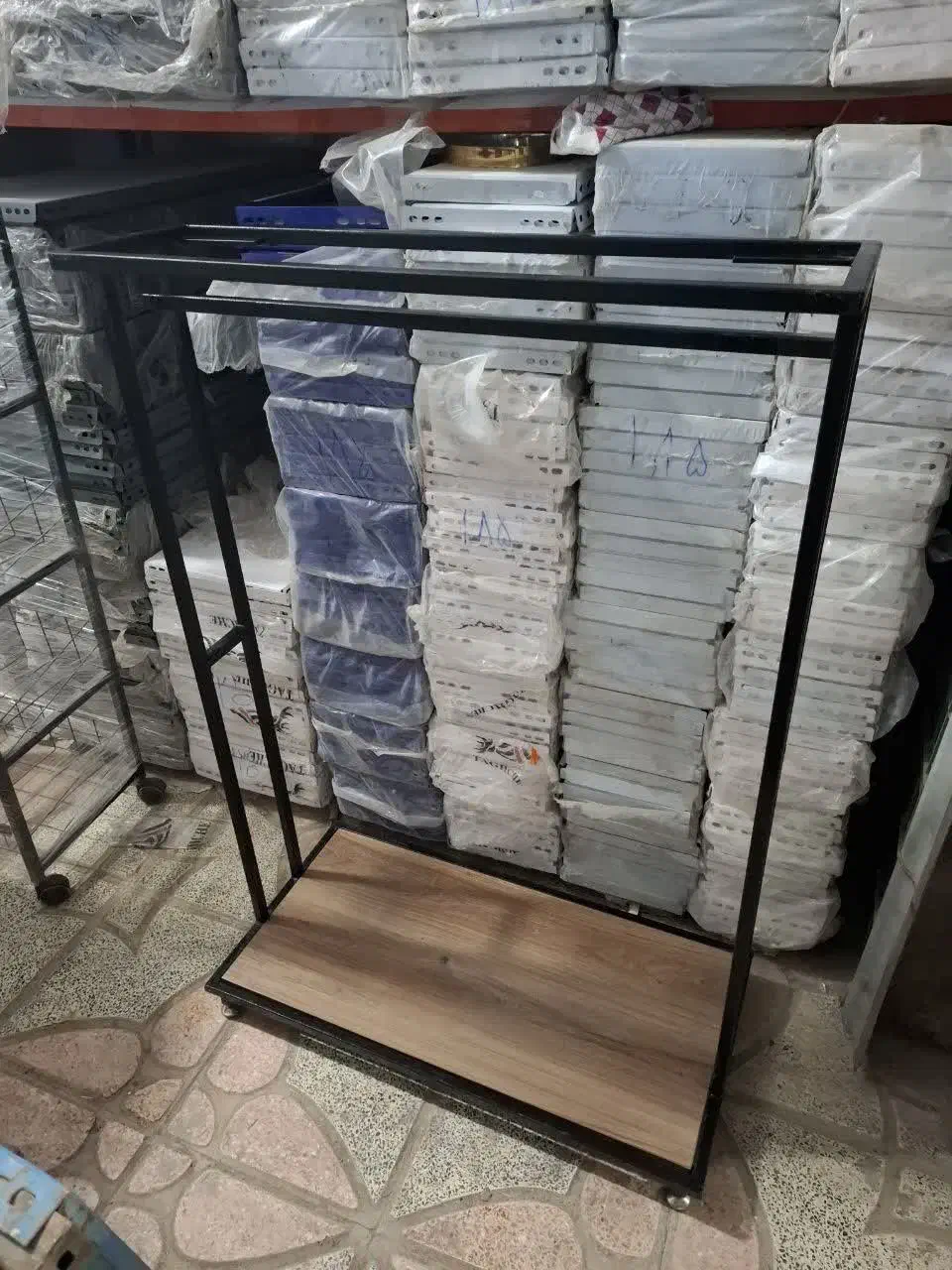 رگال لباس|فروشگاه و مغازه|برخوار, |دیوار