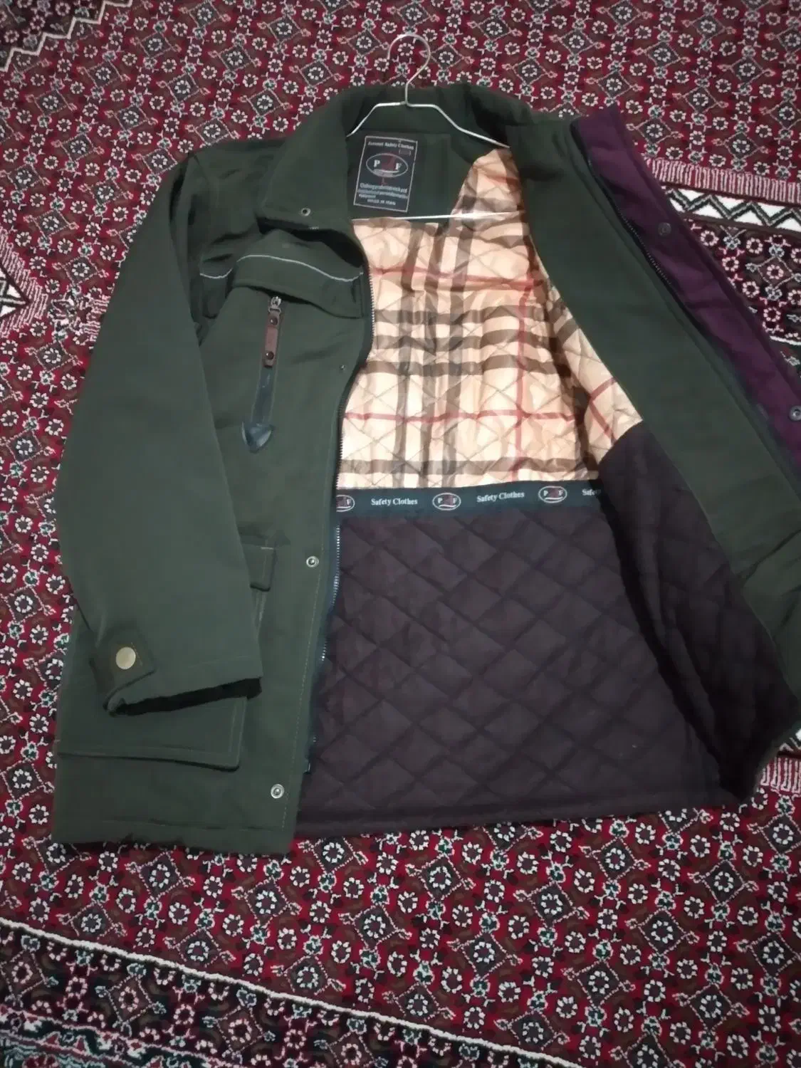 کاپشن|لباس|شاهین دژ, |دیوار