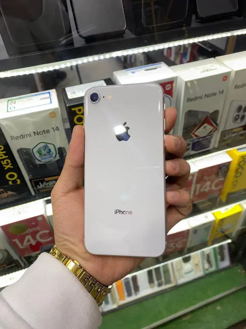 iPhone 8|موبایل|نظرآباد, شهرک سید جمال الدین|دیوار