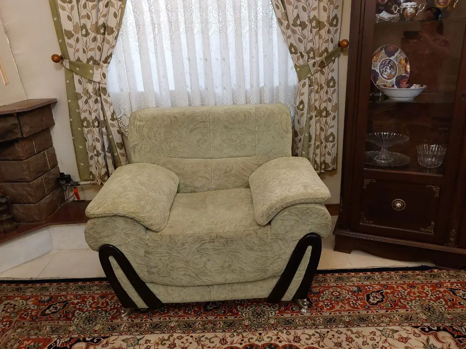 مبل هفت نفره به همراه میز وعسلی|مبلمان خانگی و میز عسلی|قائم‌شهر, |دیوار