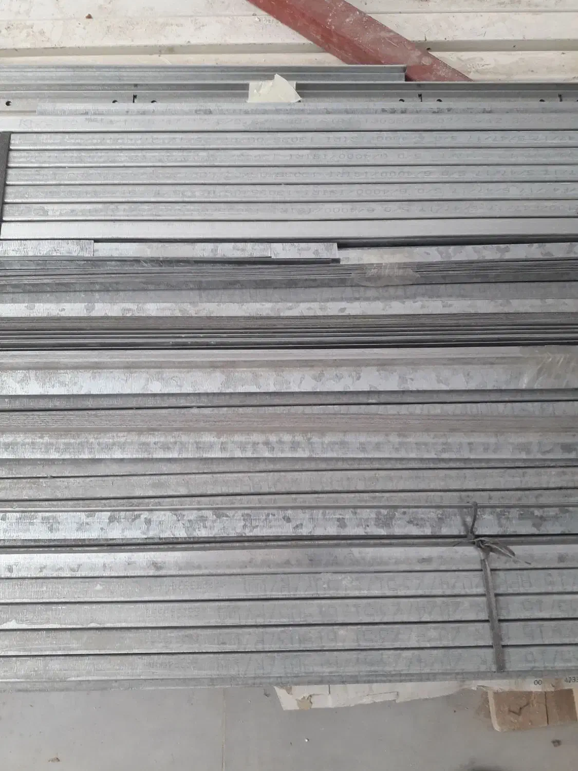 فروش سازه کناف کی پلاس و مصالح ساختمانی مازاد|مصالح و تجهیزات ساختمان|آبدانان, |دیوار