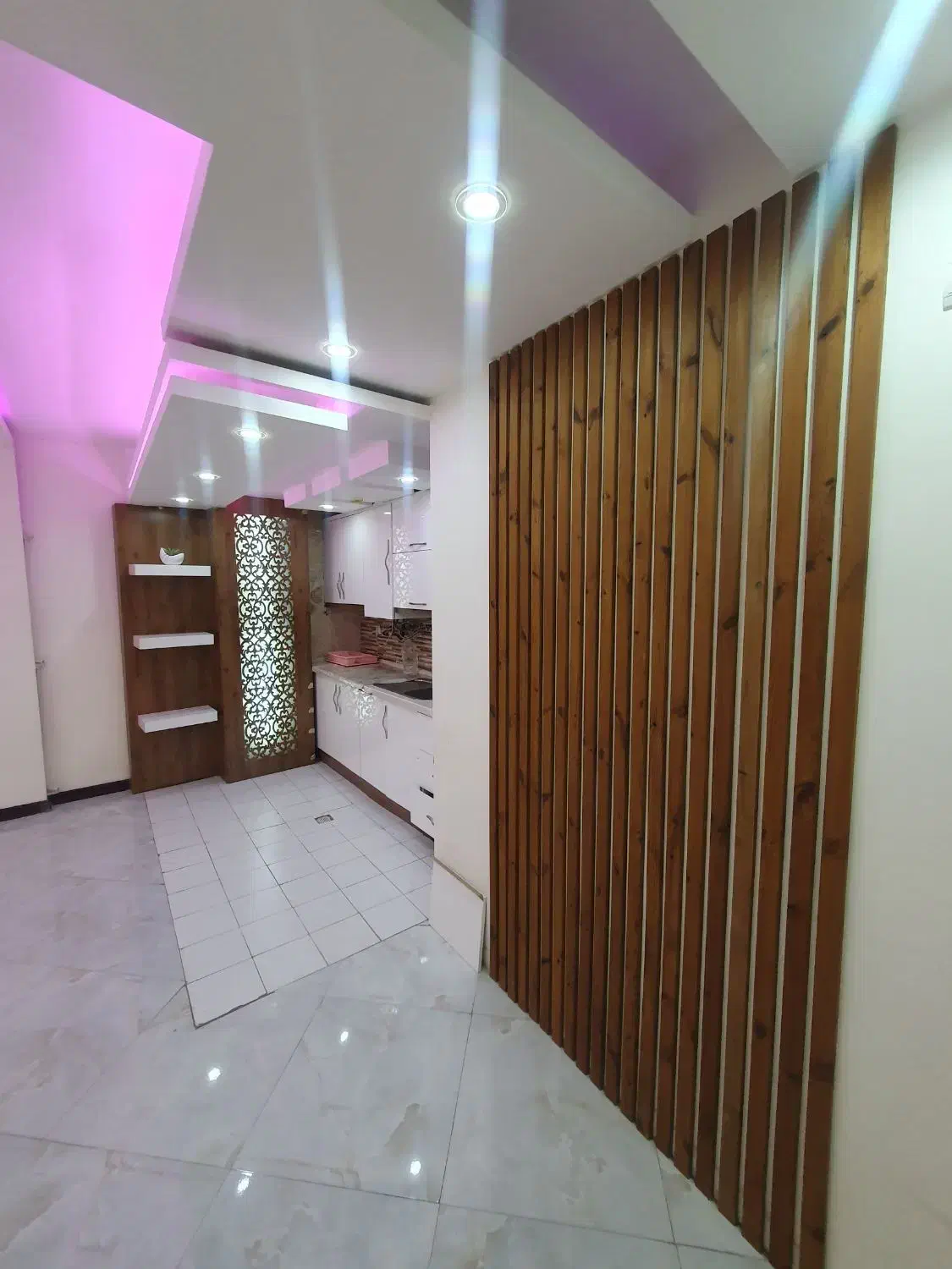 آپارتمان اداری ۱۰۰ متری بر اصلی گلخانه|اجارهٔ دفتر کار، اتاق اداری، مطب|اصفهان, خانه اصفهان|دیوار