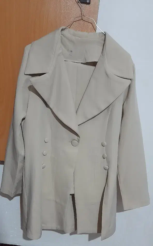 کت شلوار|لباس|اهر, |دیوار