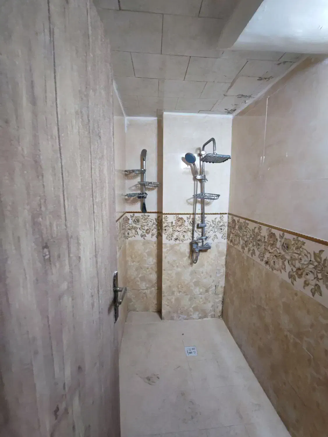 65متر خ باقری