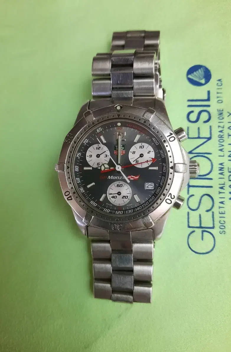 ساعت تک در ایران|ساعت|تهران, آرارات|دیوار