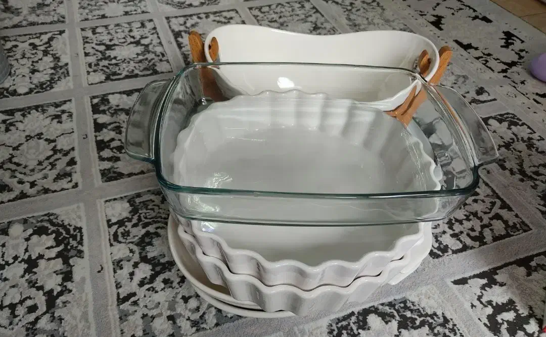 تعدادی ظرف همه باهم|حراج|بندرعباس, |دیوار