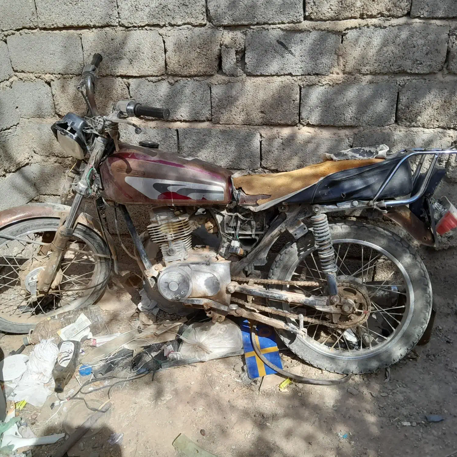 موتور سیکلت مدل۸۲ هوندا ۱۲۵|موتورسیکلت|ایلام, |دیوار