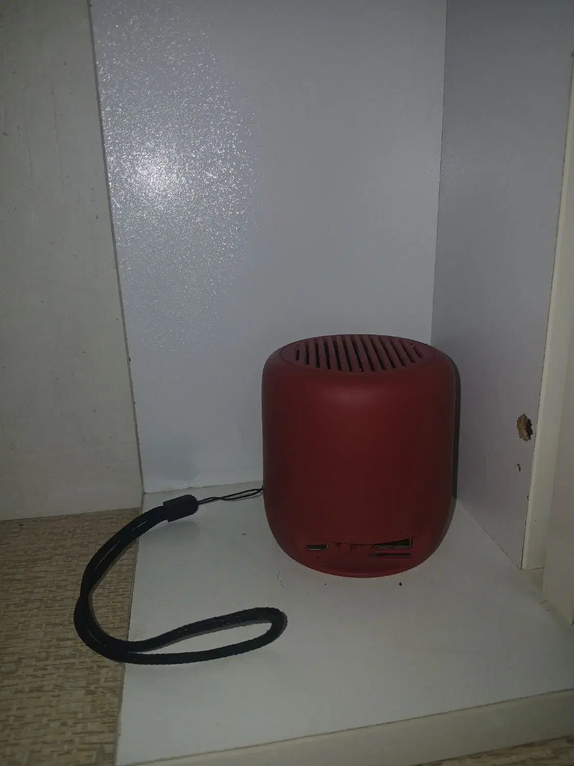 یک عدد اسپیکر سیلیکونی کوچک|سیستم صوتی خانگی|کوهدشت, |دیوار