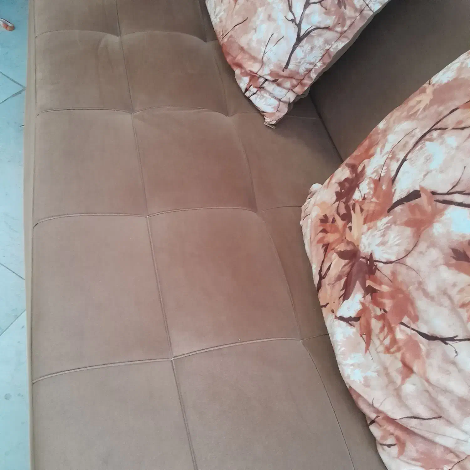 مبل راحتی کاملا سالم و نو|مبلمان خانگی و میز عسلی|فردیس, داوری|دیوار