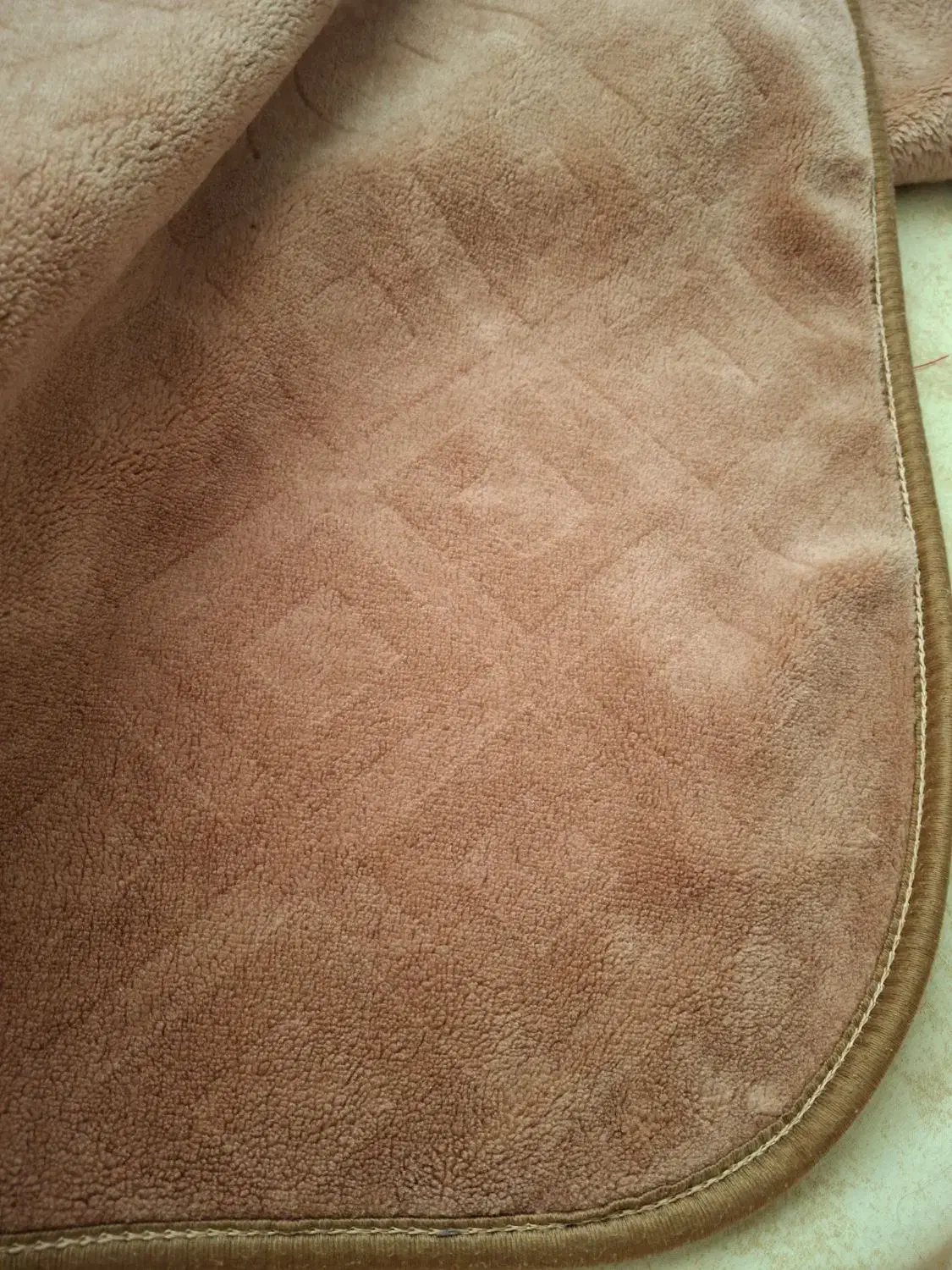 پتو نقش برجسته ضخیم دو نفره|رختخواب، بالش، پتو|قم, سالاریه|دیوار