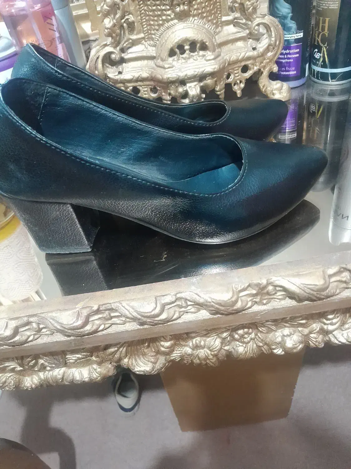 کفش|لباس|تربت جام, مولانا|دیوار