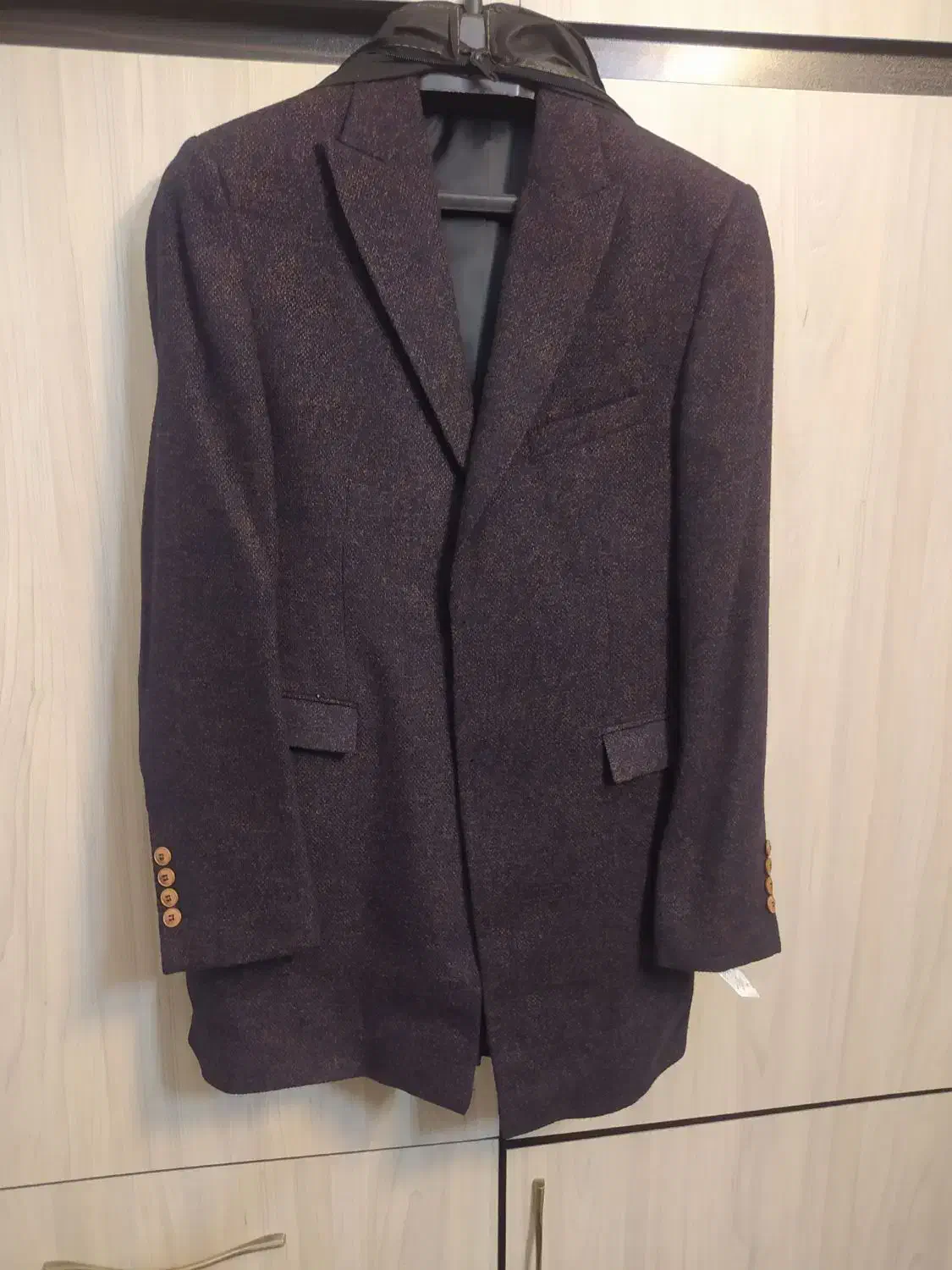 لباس نو|لباس|نیشابور, شهرک ولیعصر|دیوار