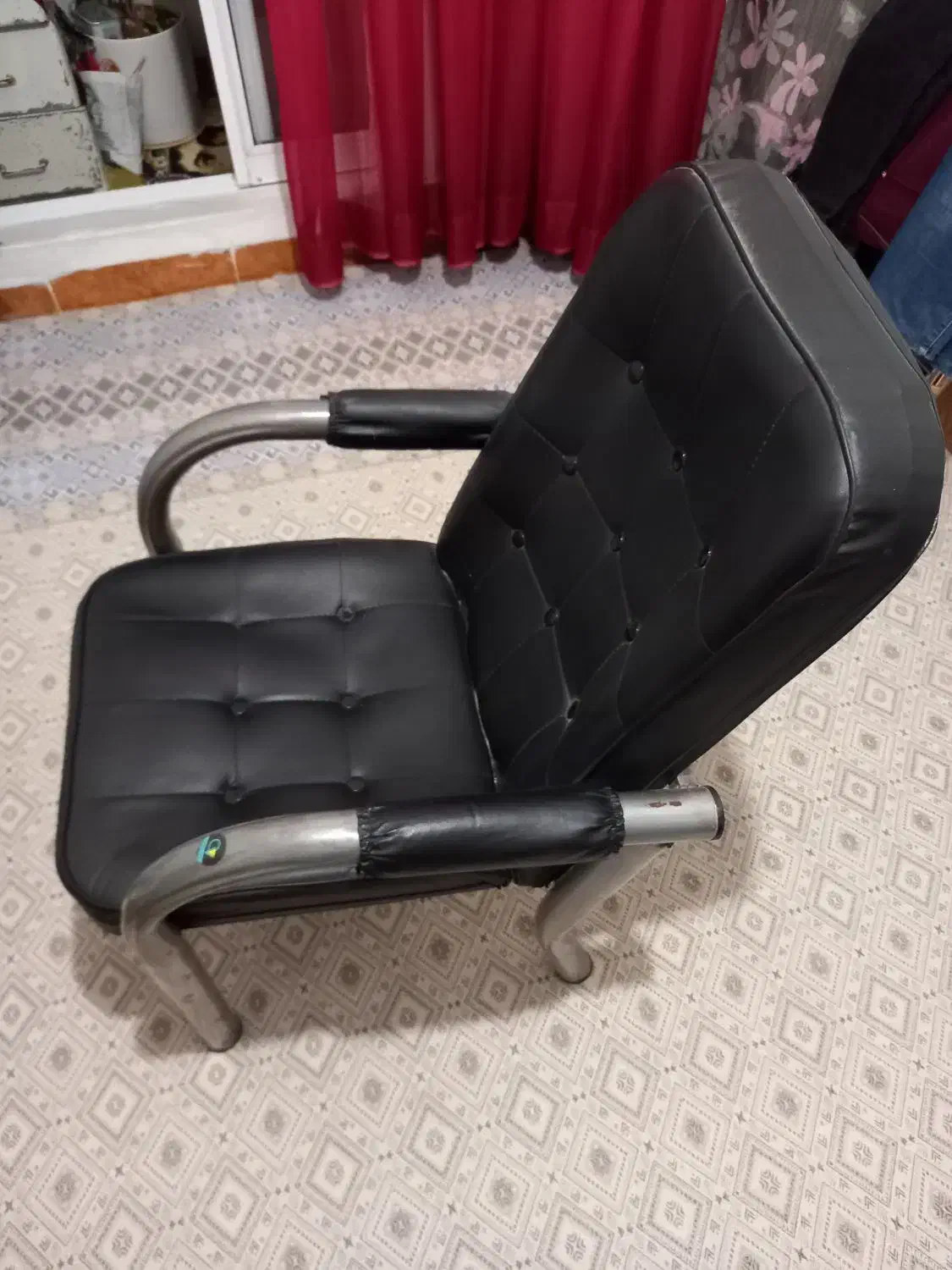 صندلی راحتی|صندلی و نیمکت|تالش, هشتپر|دیوار