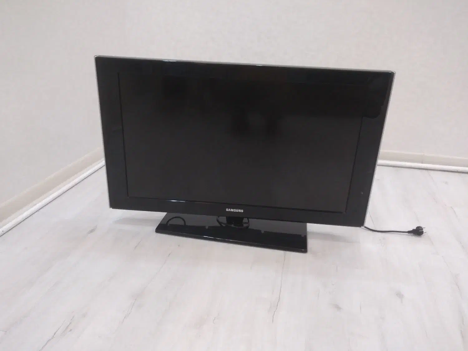 تلوزیون|تلویزیون و پروژکتور|خوی, |دیوار