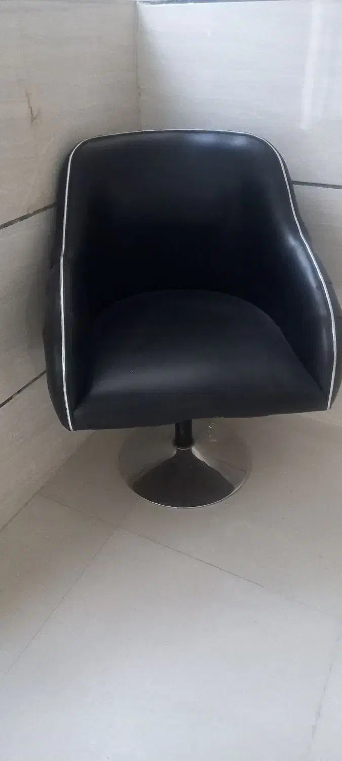 صندلی کوتاهی آرایشگری|آرایشگاه و سالنهای زیبایی|خرمآباد, |دیوار