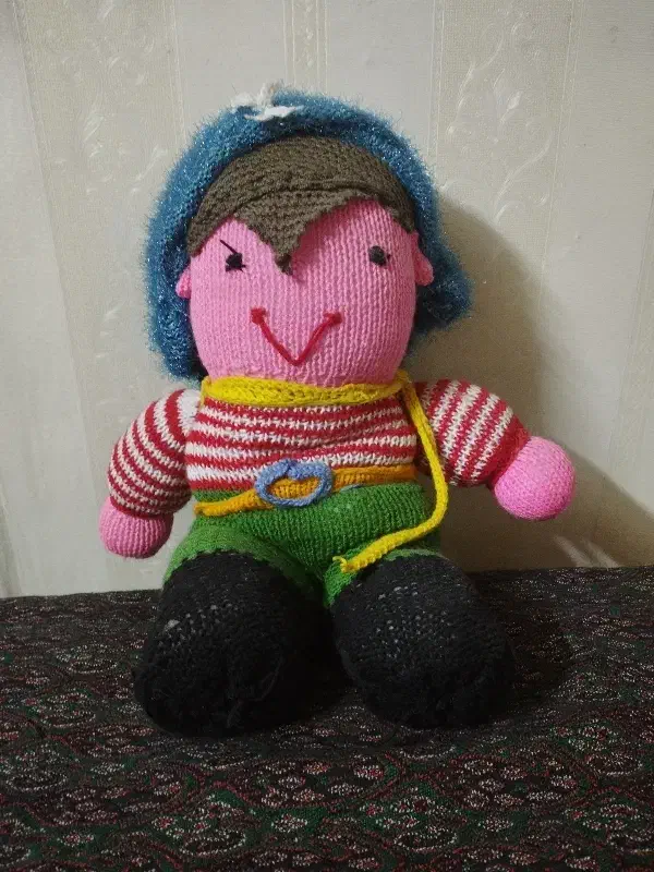 ۲عدد عروسک کار دست|اسباب‌‌بازی|فولادشهر, B5|دیوار