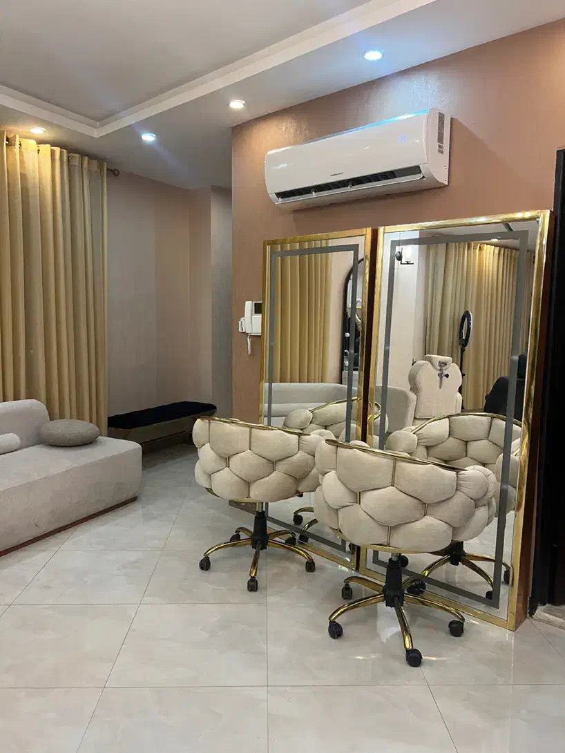 استخدام نیرو آرایشگر|خدمات آرایشگری و زیبایی|رشت, علی آباد|دیوار