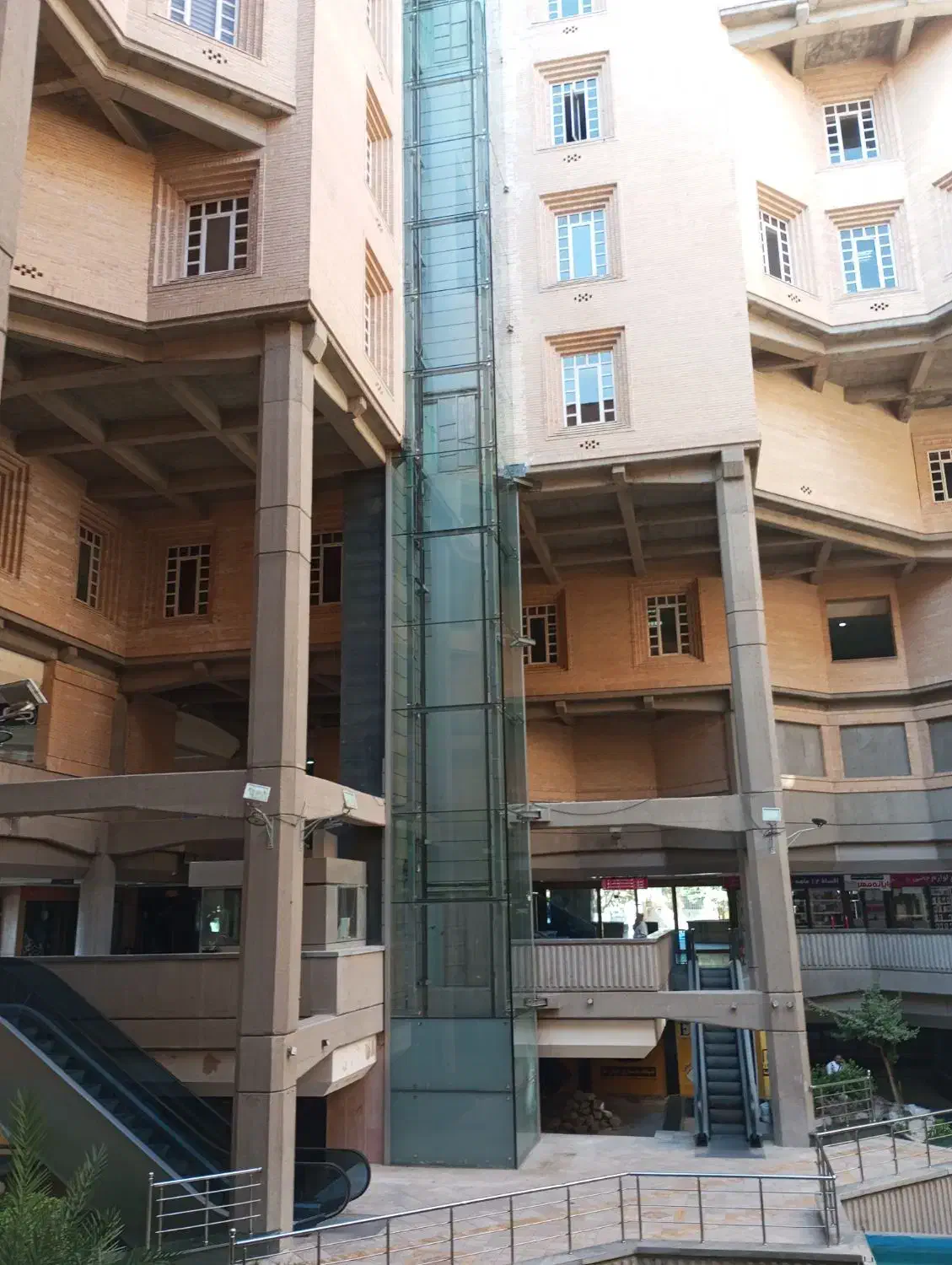 پیچ ورولپلاک سنگ نما شستشونما باکارواش شیشه رنگ|خدمات پیشه و مهارت|اصفهان, درب کوشک|دیوار