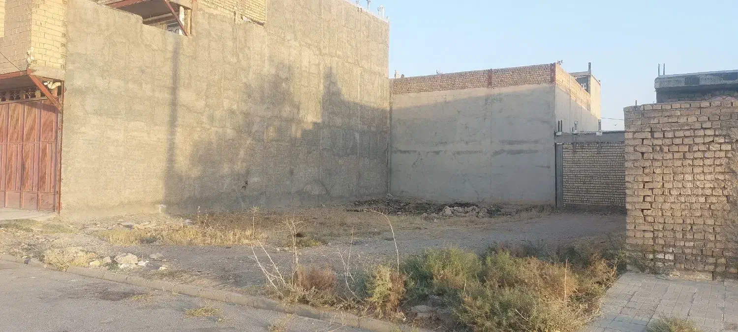 زمین تجاری سی متری دوم ۳۰۰ متر. شمالی .دارای سند|فروش زمین و ملک کلنگی|کوهدشت, |دیوار