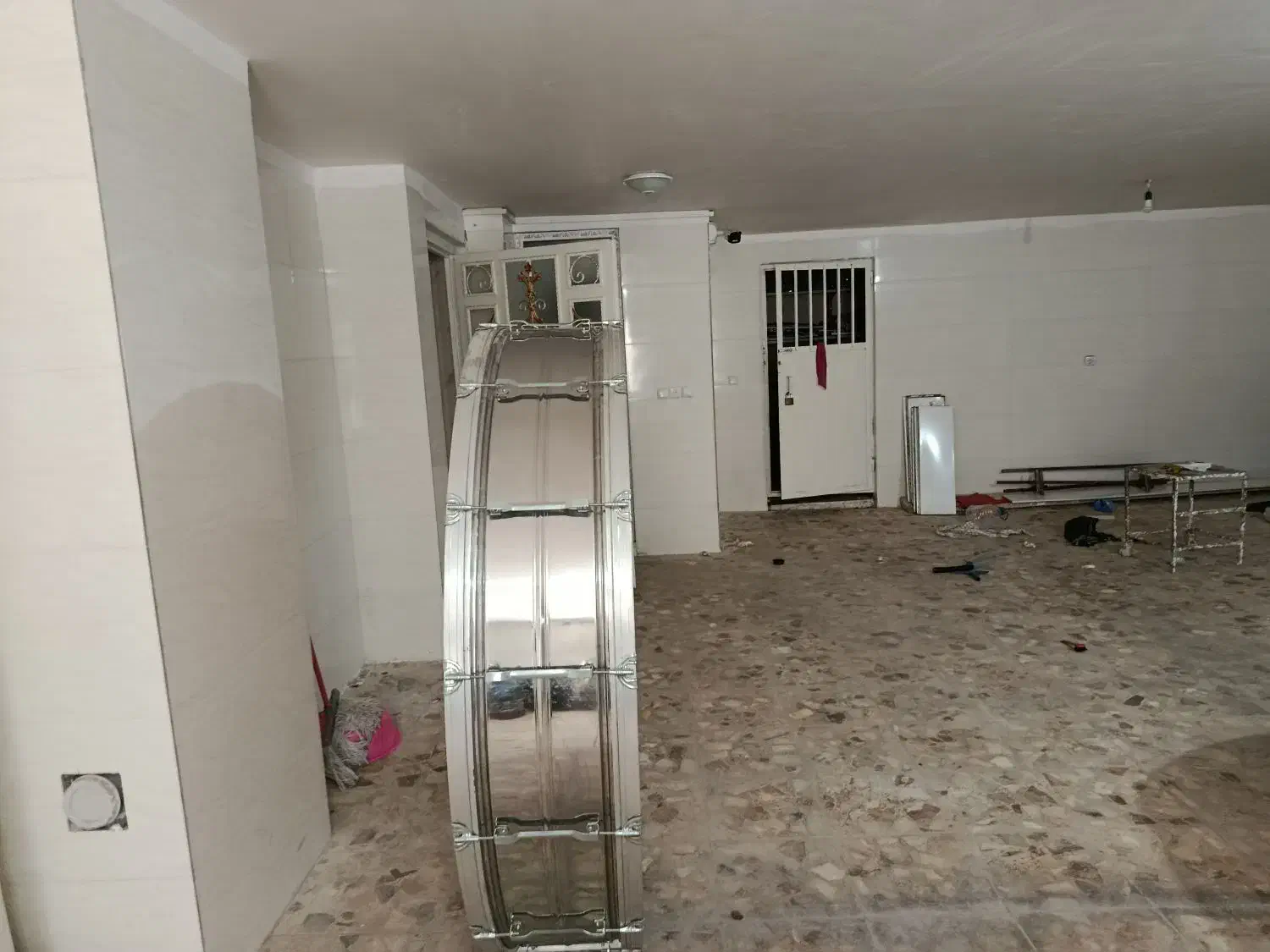 طبل|درام و پرکاشن|هرسین, |دیوار