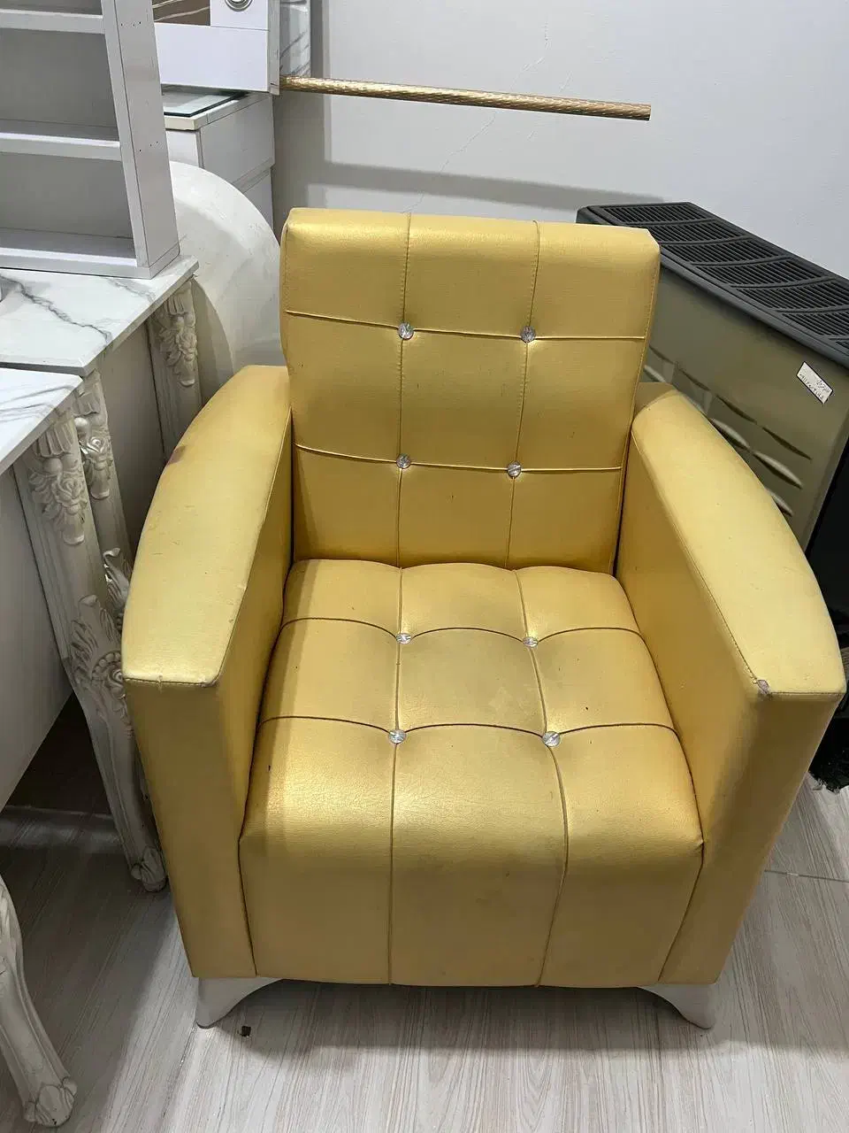 وسیلههایاریشگاهزنانه|آرایشگاه و سالنهای زیبایی|رشت, سلیمانداراب|دیوار