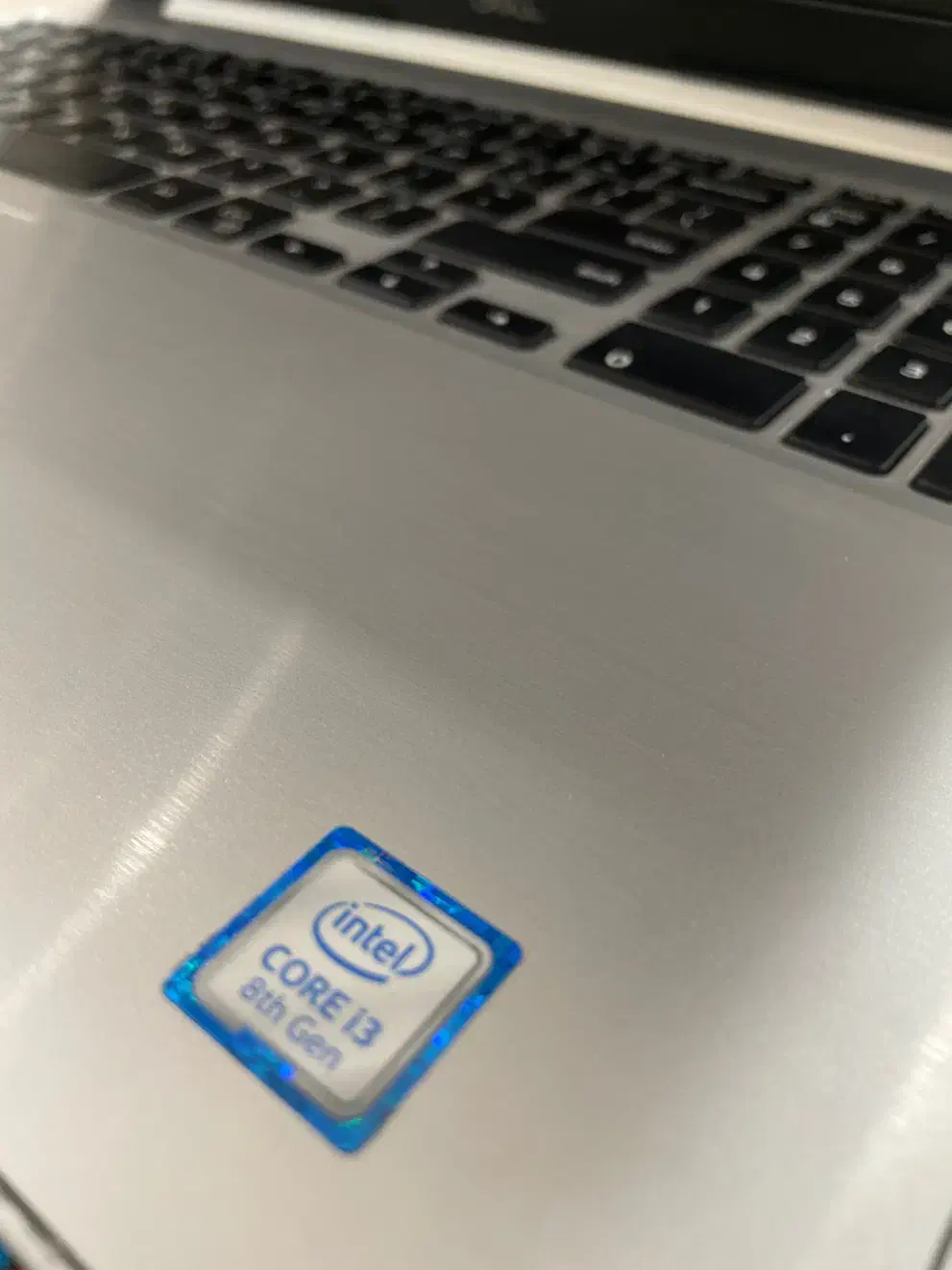 لپ‌تاپ دل مدل Insoiron 5570 پردازنده i3 نسل هشت|رایانه همراه|قشم, |دیوار