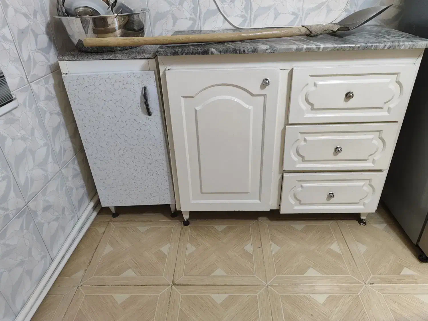 یک سرویس کابینت|آب‌چکان و نظم‌دهنده ظروف|همدان, |دیوار