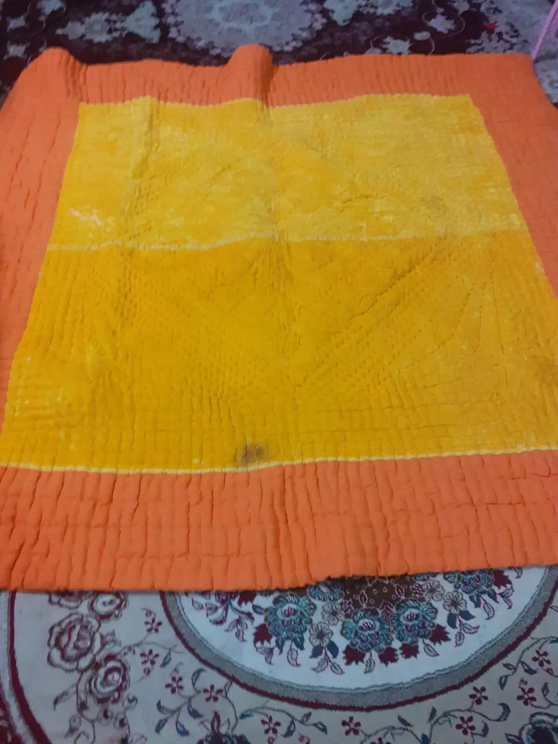 لحاف کرسی|رختخواب، بالش، پتو|کاشان, دانشگاه|دیوار