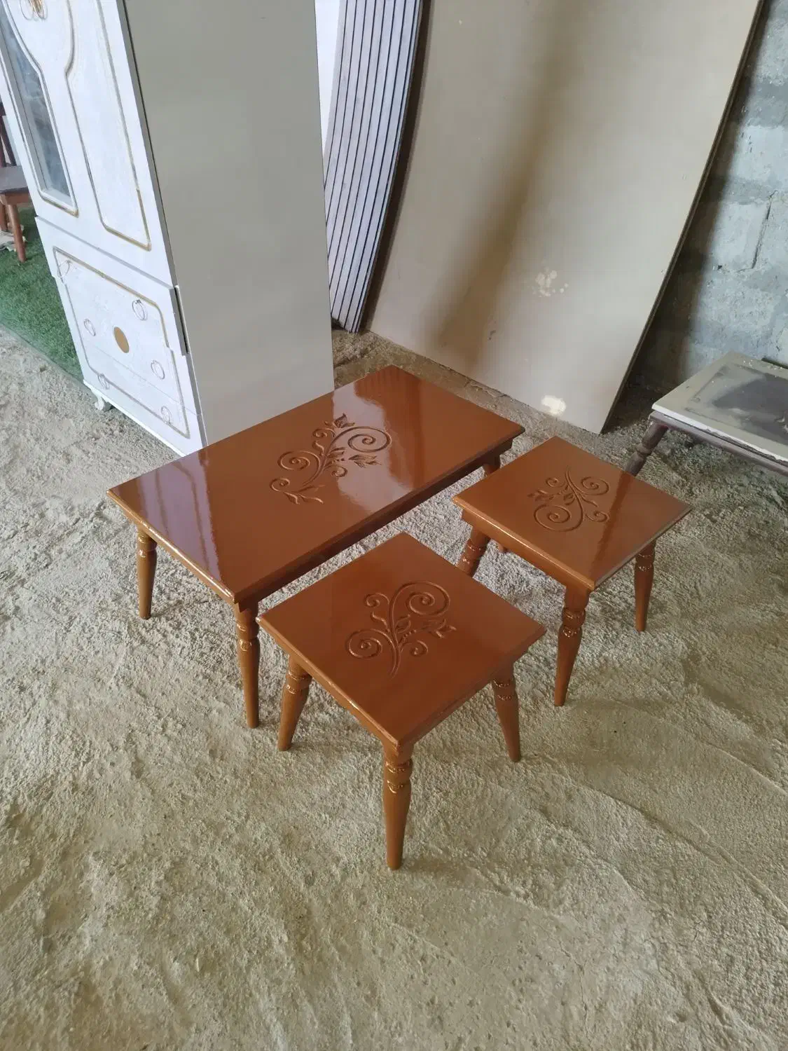 جلومبلی|مبلمان خانگی و میز عسلی|کاشمر, |دیوار