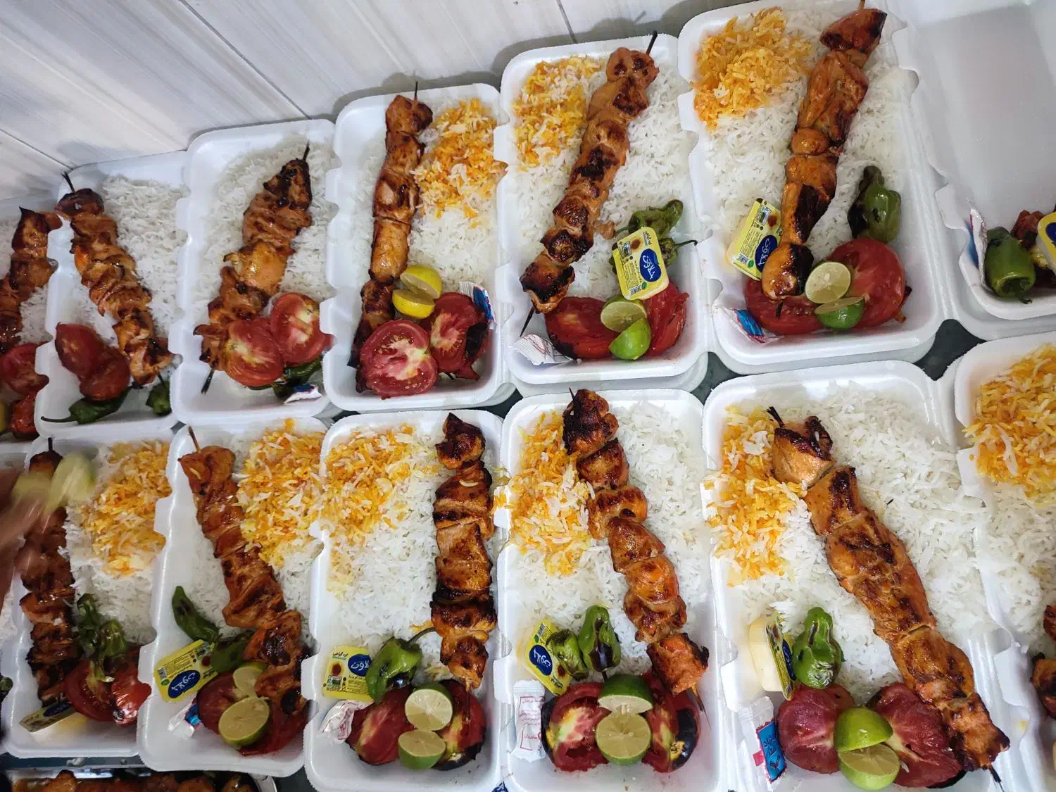 تهیه غذای کنزو.غذای آماده|خدمات پذیرایی، مراسم|خرم‌آباد, |دیوار