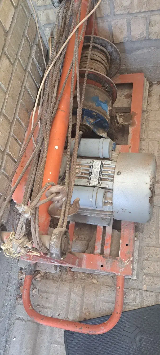 آگهی بالا بر با مشخصات روی خودش|مصالح و تجهیزات ساختمان|شاهینشهر, مخابرات (شهید بهشتی)|دیوار