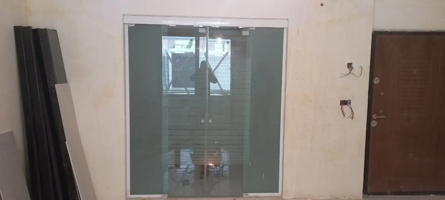 نصب و ریگلاژ شیشه سکوریت و تعویض یراق الات|خدمات پیشه و مهارت|اصفهان, ملاصدرا|دیوار