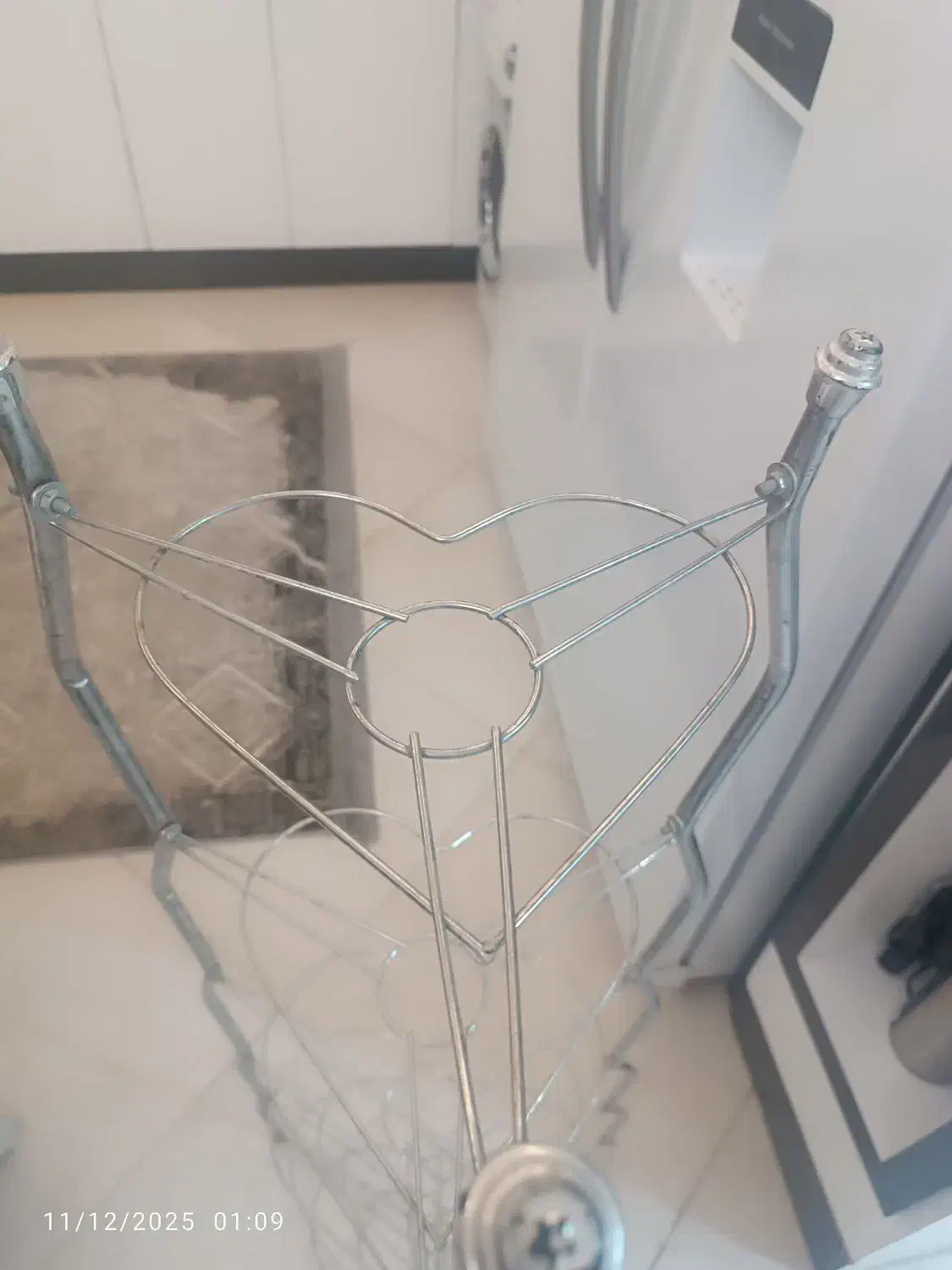 پایه برای ظروف قابلمه|آب‌چکان و نظم‌دهنده ظروف|نیشابور, جمهوری|دیوار