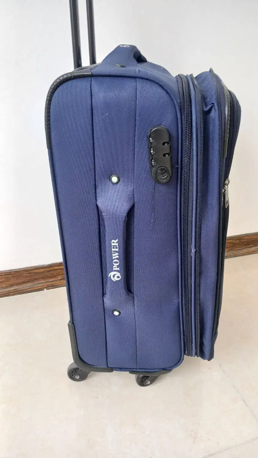 چمدان مسافرتی سایز متوسط|کیف، کفش، کمربند|زنجان, |دیوار