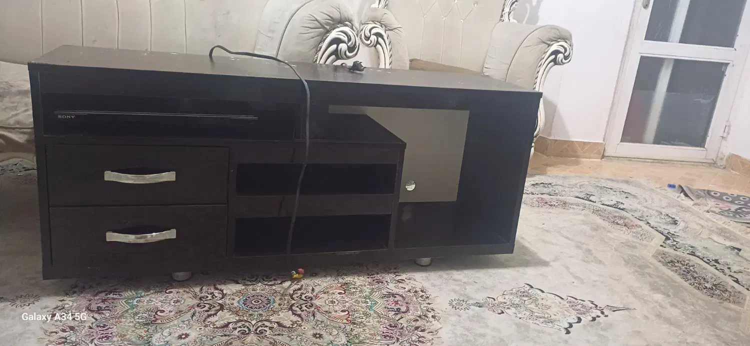 میزتلوزیون چوبی سالم|مبلمان خانگی و میز عسلی|رشت, پاستوریزه|دیوار