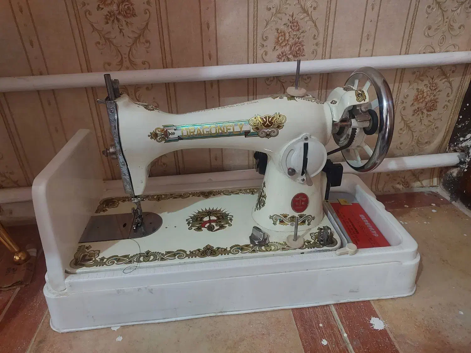 چرخ خیاطی سفید|چرخ خیاطی و ریسندگی|خوی, |دیوار