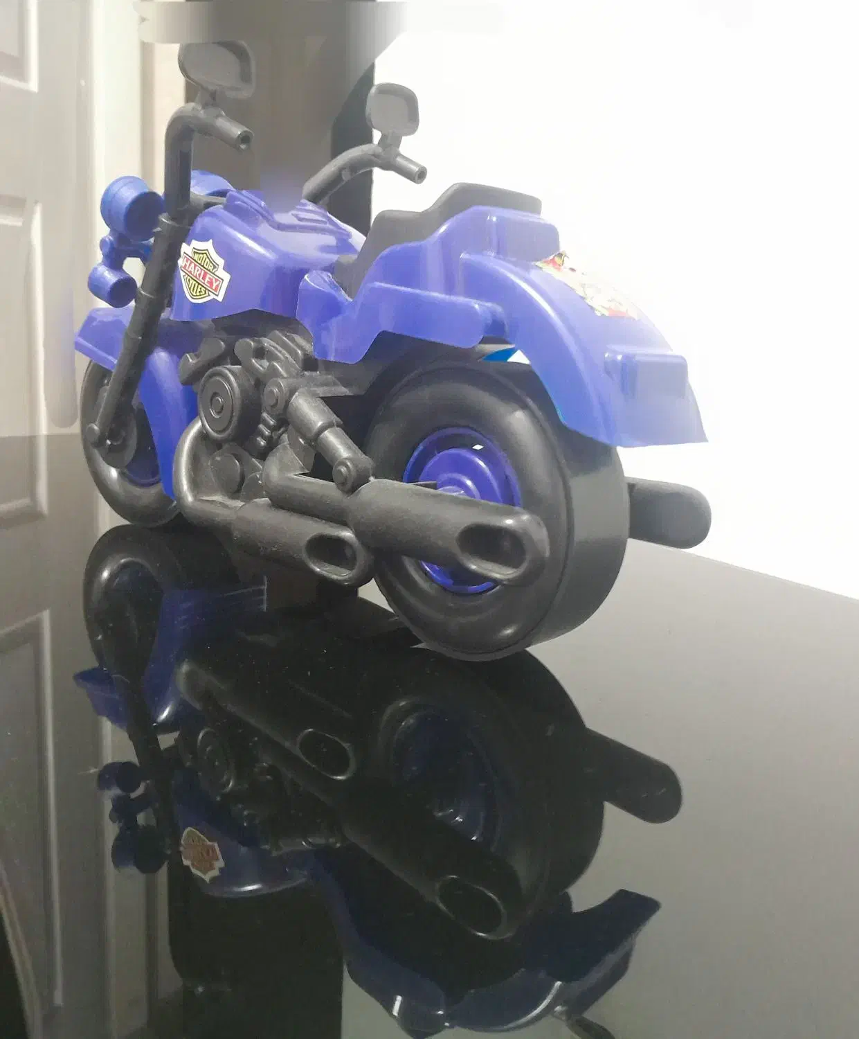 موتور‌پلاستیکی|اسباب‌‌بازی|صومعه‌سرا, |دیوار