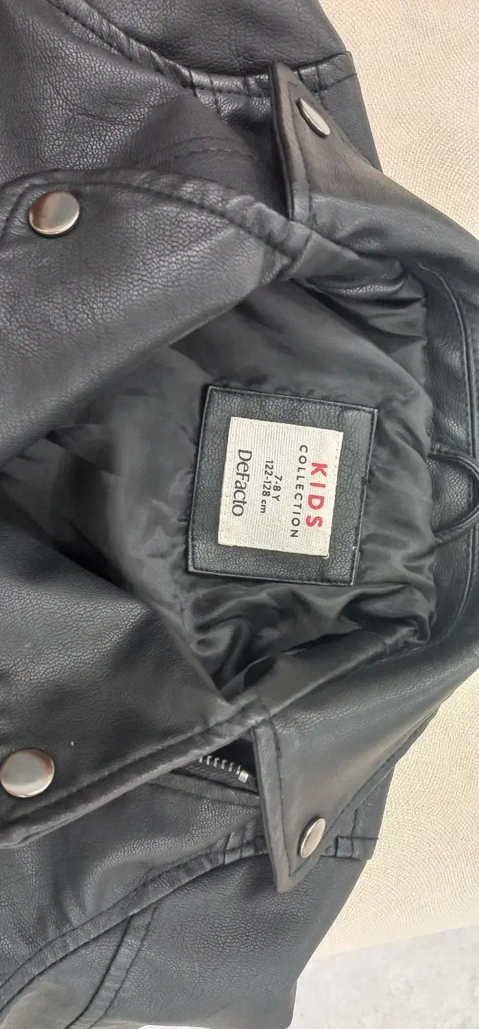 کاپشن چرم بچگانه برای ۷تا ۸ساله|لباس|لاهیجان, گلستان|دیوار