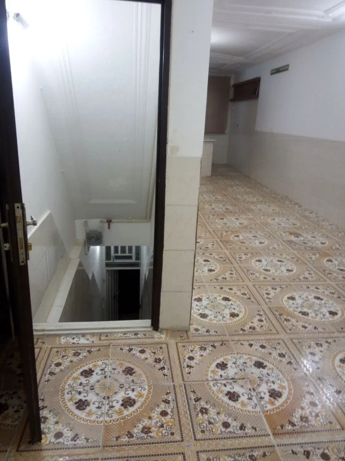 اجاره خانه مسکونی طبقه بالا اکرم آباد|اجارهٔ خانه و ویلا|یزد, |دیوار